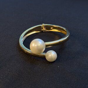 Faux Pearl Light Weight Hinge Bracelet Costume Fashion Women’s Jewelry
